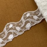 【高品質な日本製】ウエディングベールにも、人気のスズラン柄チュールレースが入荷しました