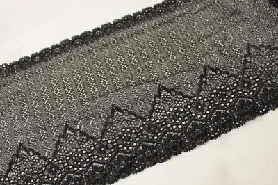 画像2: 【日本製】幅16.5.ｃm透け感のある小花柄ラッセルストレッチレース　ブラック　３ｍ