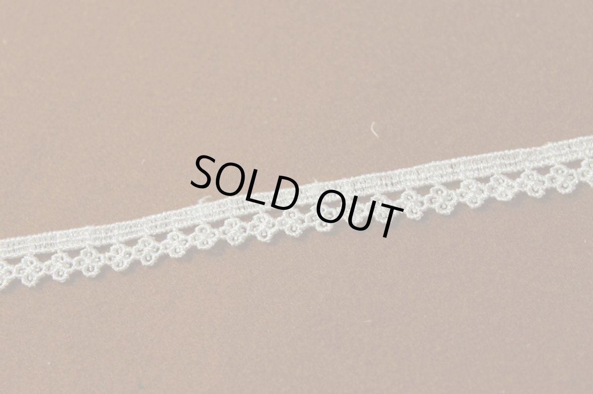 画像3: 【日本製】3ｍ巻！幅1.2cm小花柄ケミカルレース　オフホワイト (3)