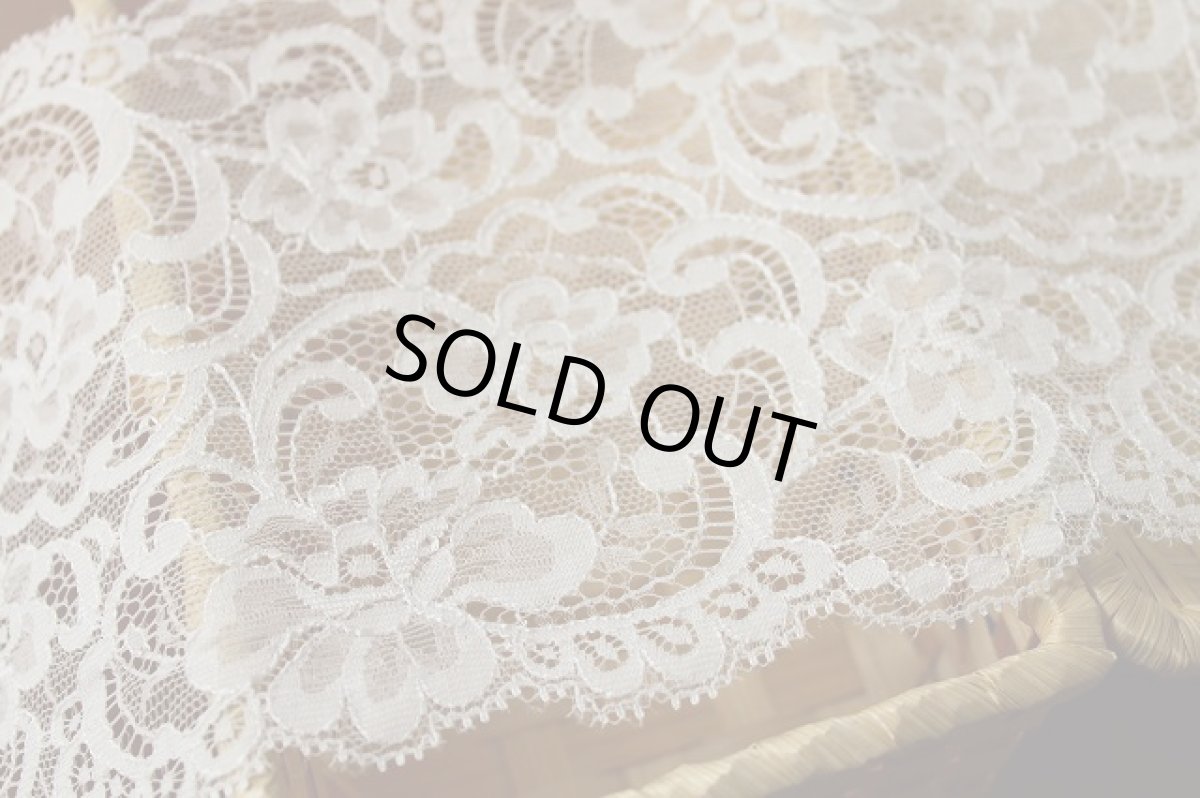 画像3: 【日本製】3ｍ！幅13.7cm美しいバラ柄ラッセルレース　オフホワイトベールに (3)