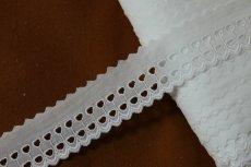 画像2: 綿レース　幅4cmリボンも通せるダブルドットのオフホワイト　3ｍ巻！ (2)