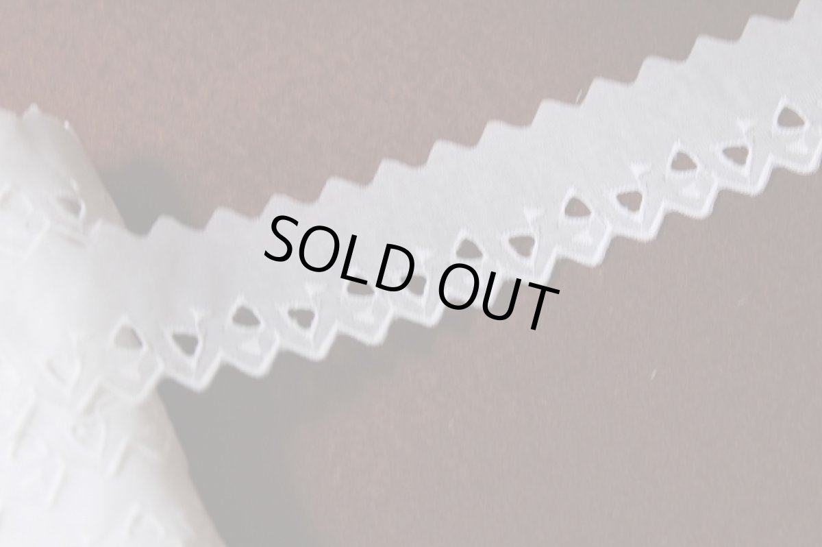 画像2: ３ｍ巻！幅3.8cm可愛い三角形柄綿レース　ホワイト　日本製 (2)