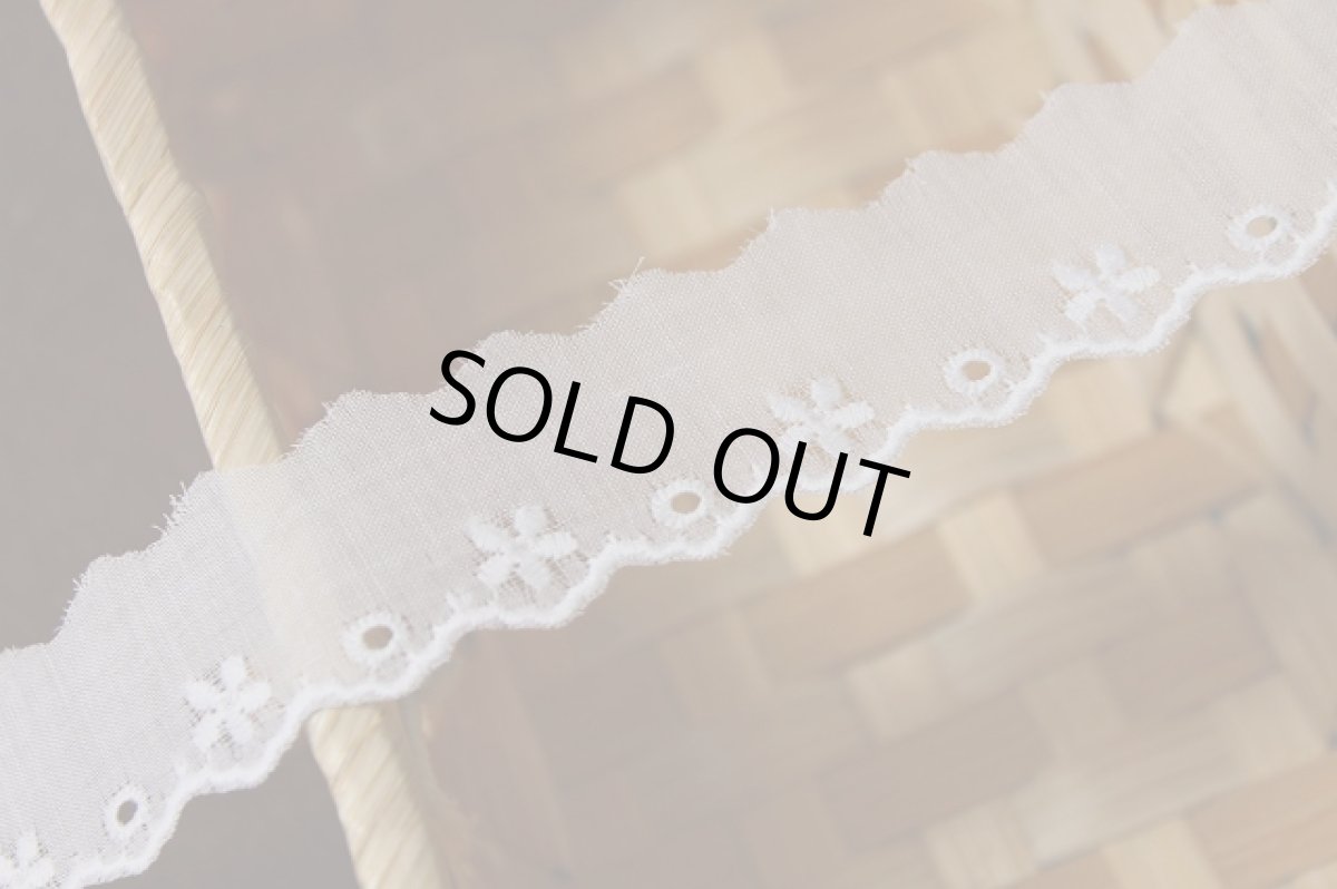 画像4: 綿レース　ホワイト ３ｍ巻！幅2.3cm可愛い小花柄 日本製 (4)