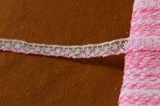 画像2: 【日本製】3m！幅1.1cm可愛いピンク刺繍のラッセルレース　ピンク (2)