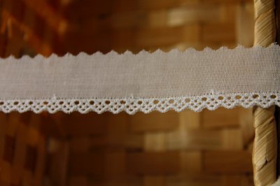 画像2: 綿レース　ホワイト　3m巻！幅2.2cm綺麗な刺繍　美しい日本製