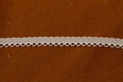 画像1: リバーレース　オフホワイト　幅1cm綺麗　5ｍ巻！　