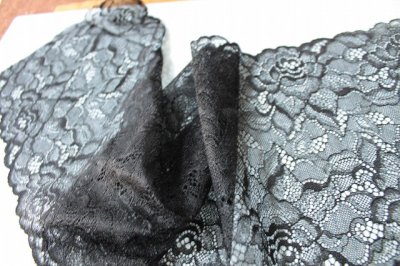 画像3: 【1m60円】反売りラッセルレース　黒　日本製　幅16.6cm薔薇柄　59m