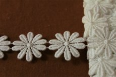 画像7: 24枚巻！幅3.6cmコットンの花柄ケミカルレース　オフホワイト (7)