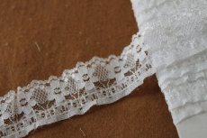 画像4: ラッセルフリルレース　オフホワイト幅2.7ｃｍ小花柄　日本製 (4)