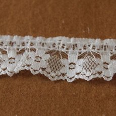 画像1: ラッセルフリルレース　オフホワイト幅2.7ｃｍ小花柄　日本製 (1)