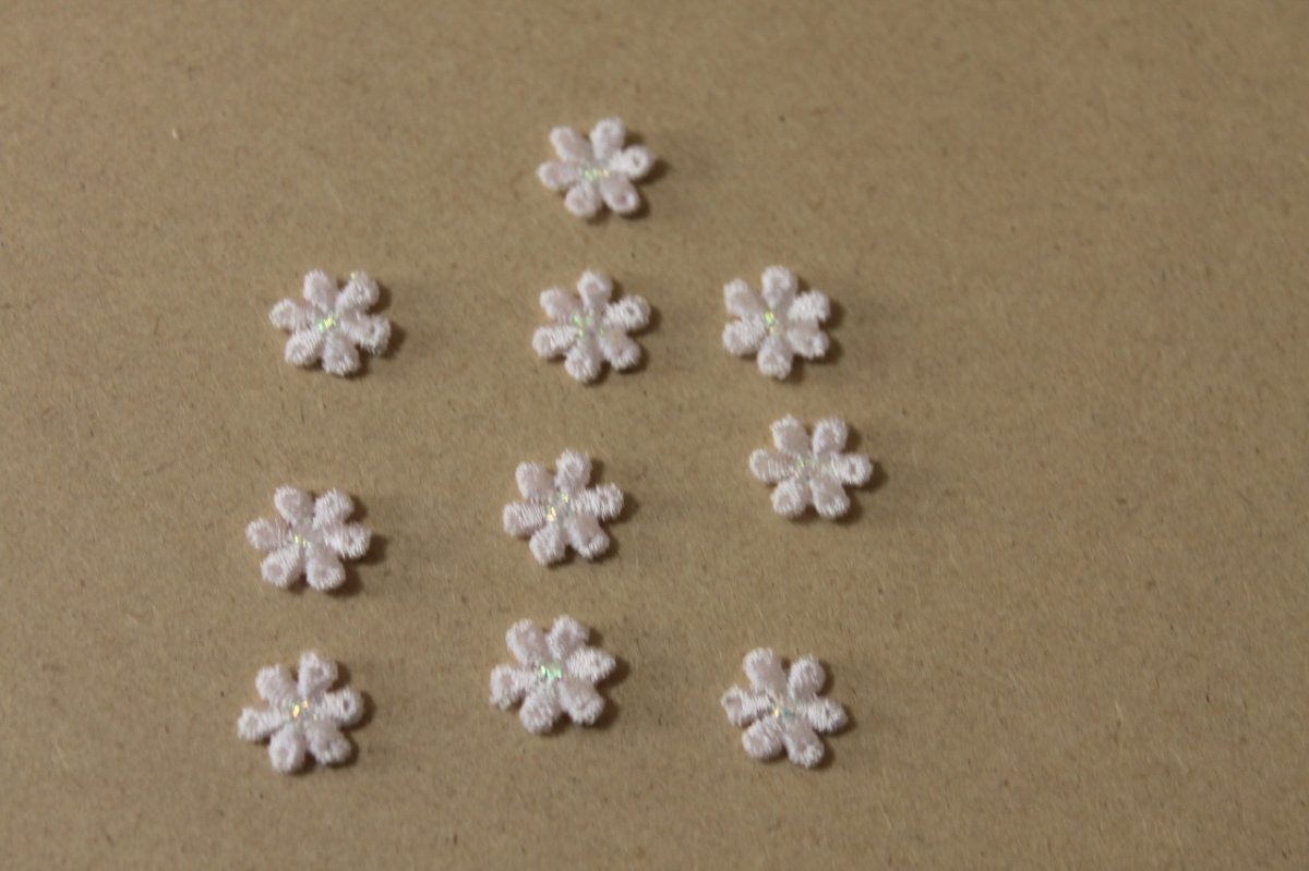 画像4: １５個セット！幅1.1ｃｍ小花のケミカルモチーフ　ピンク　アクセサリーレース (4)