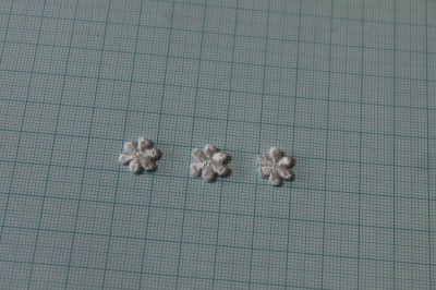 画像1: １５個セット！幅1.1ｃｍ小花のケミカルモチーフ　ピンク　アクセサリーレース