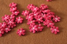 画像4: １５個セット！幅1.２ｃｍ小花のケミカルモチーフ　濃いピンク　アクセサリーレース (4)