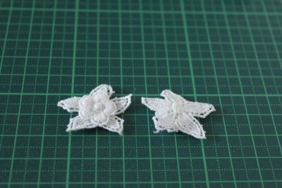 画像1: 150円！5個組！幅3ｃｍ2段のお花ケミカルレースモチーフ　ホワイト