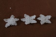画像6: 150円！5個組！幅3ｃｍ2段のお花ケミカルレースモチーフ　ホワイト (6)