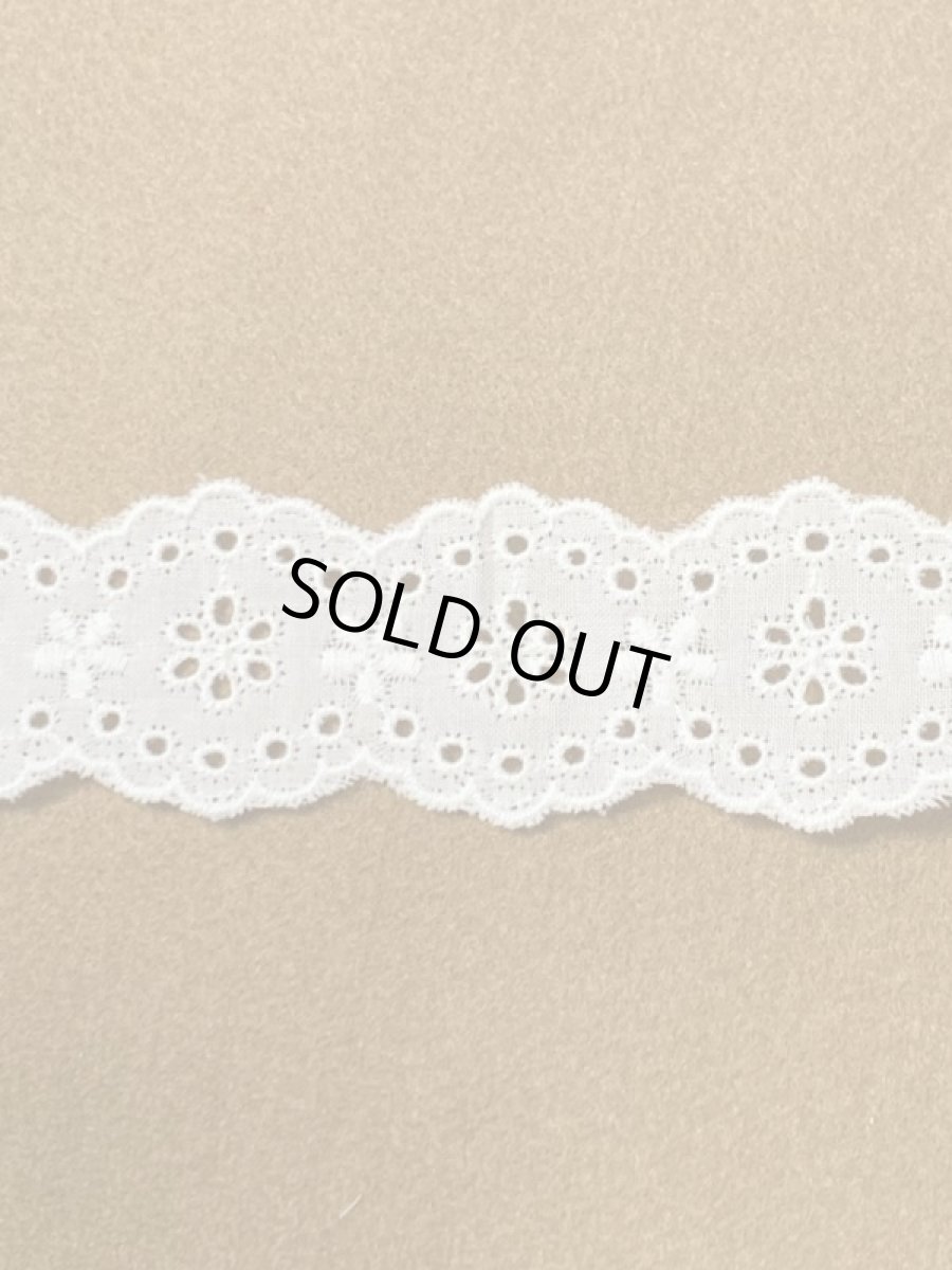 画像3: 綿レース　オフホワイト　幅3cm両山小花柄　３ｍ (3)