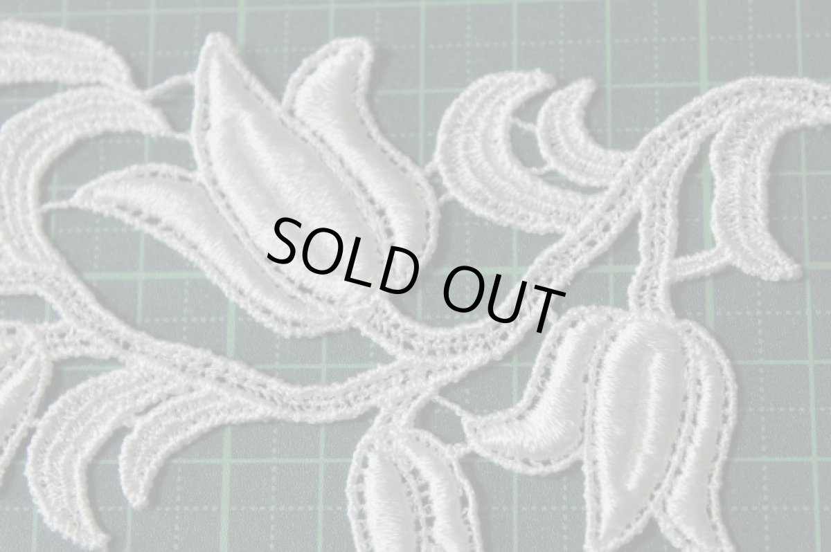 画像3: １セット２枚組！23cmスズラン柄ケミカルレース　ホワイト (3)