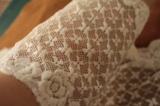 画像6: ５ｍ巻！幅16ｃm透け感のセクシーな薔薇柄ラッセルストレッチレース　オフホワイト日本製 (6)