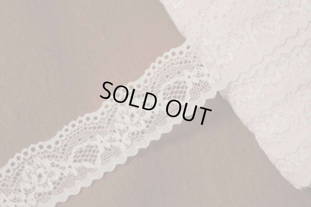 画像2: 10ｍ！幅3cm綺麗な薔薇柄ラッセルストレッチレース　淡いパープル (2)