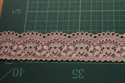 画像1: 小花柄ラッセルストレッチレース かわいいピーチピンク幅2.8cm　240m