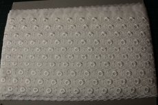 画像9: 綿レース　オフホワイト　３ｍ！幅3.3cmレーヨン刺繍の小花柄日本製 (9)
