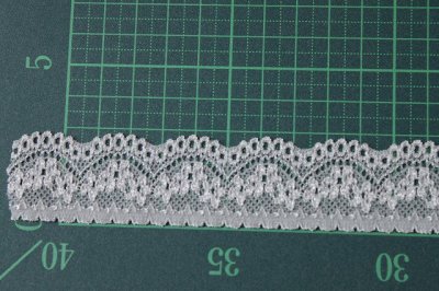 画像1: 【業販向けレース】幅2.8cm可愛い小花柄ラッセルストレッチレース　グレー　204m