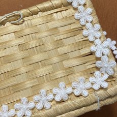 画像6: 綿ケミカルレース　オフホワイト幅2cm小花柄　3ｍ巻　日本製 (6)