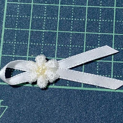 画像2: 幅4.２ｃｍ小花ケミカルリボンモチーフ　ホワイト　ハンドメイドに