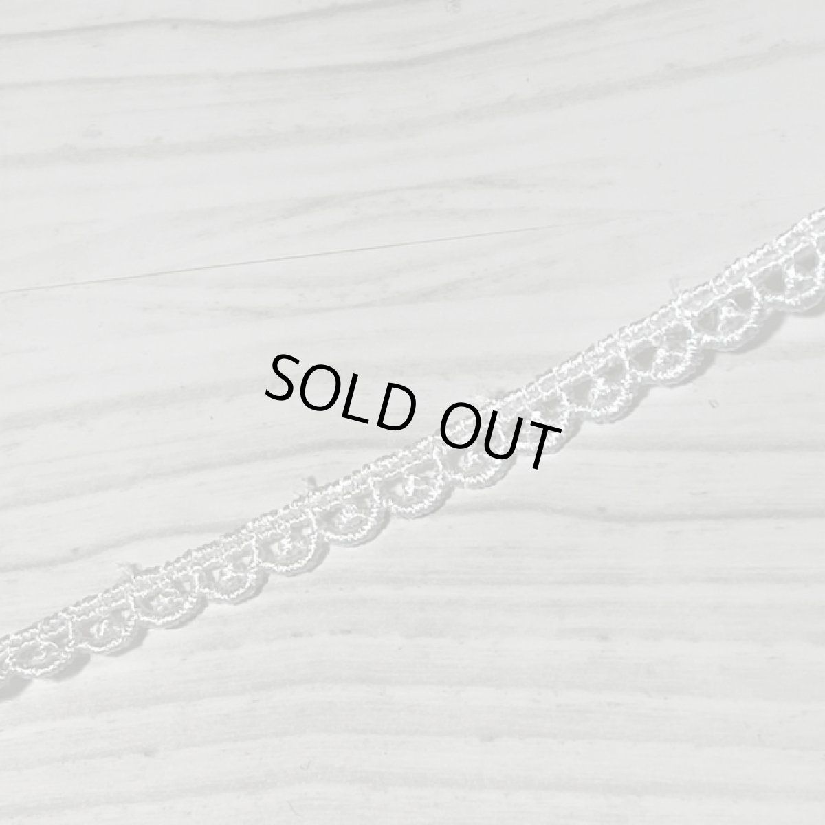 画像3: 【美しい日本製】ケミカルレース　オフホワイト　幅0.7ｃｍ極細スカラ柄　3ｍ巻 (3)