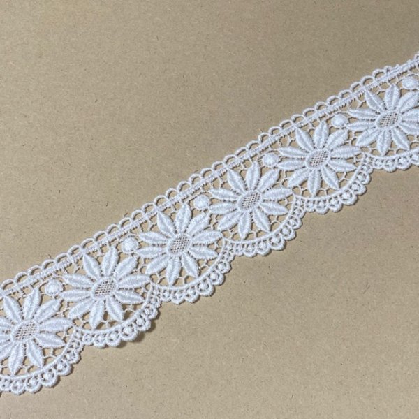 レースのお店 ななか ☆綿ケミカルレース オフホワイト 幅5.5cm 花柄 1m