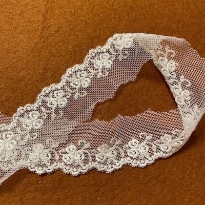 画像3: 【美しい日本製】チュールレース　オフホワイト　幅3.2cm　キュートな薔薇柄　3ｍ巻！