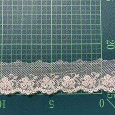 画像7: 【美しい日本製】チュールレース　オフホワイト　幅3.2cm　キュートな薔薇柄　3ｍ巻！ (7)