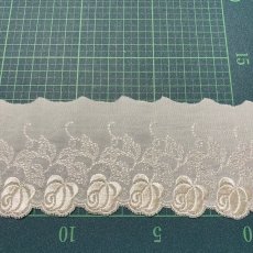 画像3: 刺繍レース　オフホワイト 幅6.7cm薔薇柄　3ｍ巻 (3)