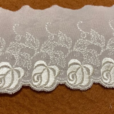 画像3: 刺繍レース　オフホワイト 幅6.7cm薔薇柄　3ｍ巻