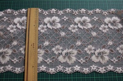 画像1: ラッセルストレッチレース　ピンク　幅16.5cm　花柄　3ｍ巻