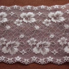 画像1: ラッセルストレッチレース　ピンク　幅16.5cm　花柄　3ｍ巻 (1)