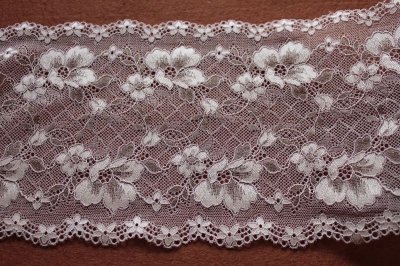 画像2: ラッセルストレッチレース　ピンク　幅16.5cm　花柄　3ｍ巻