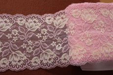 画像2: 【1m110円】ラッセルストレッチレース　ピンク　幅15.6cm　ロマンティックな花柄　 (2)