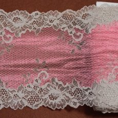画像1: 【1m110円】ラッセルストレッチレース　ピンク２　幅17.2cm　光沢のある花柄　3ｍ巻 (1)