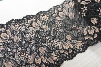 画像1: 【1m110円】ラッセルストレッチレース　幅15.7cm　黒の花柄　3ｍ巻