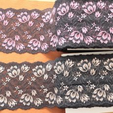 画像1: 【1m110円】ラッセルストレッチレース　幅15.7cm　黒の花柄　3ｍ巻 (1)