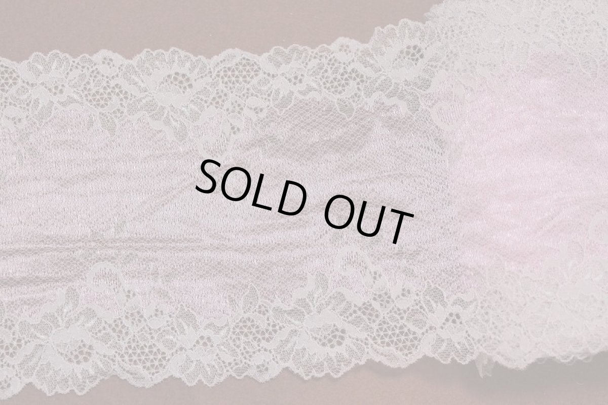 画像2: 【1m110円】ラッセルストレッチレース　薄ピンク　幅17.2cm　宝石のような花柄　５ｍ巻 (2)