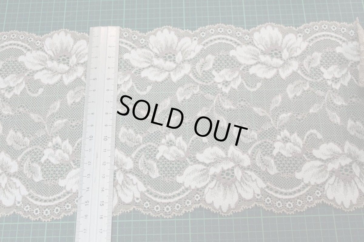 画像3: 【1m110円】ラッセルストレッチレース　ベージュ　幅16cm　華やかな花柄　５ｍ巻 (3)