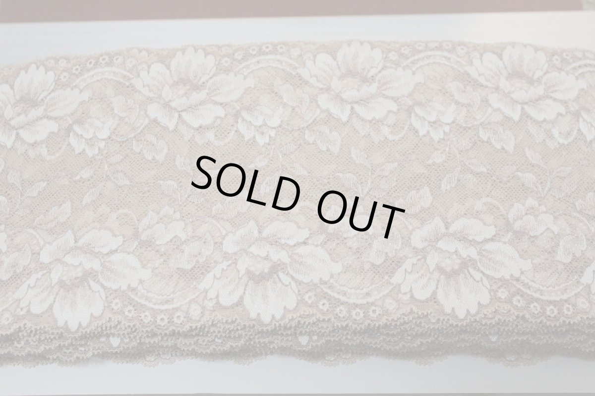 画像8: 【1m110円】ラッセルストレッチレース　ベージュ　幅16cm　華やかな花柄　５ｍ巻 (8)