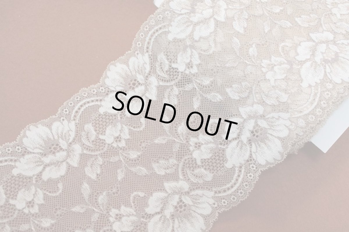 画像4: 【1m110円】ラッセルストレッチレース　ベージュ　幅16cm　華やかな花柄　５ｍ巻 (4)