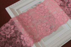 画像6: 【1m110円】ラッセルストレッチレース　サーモンピンク　幅13.4cm　光沢のある花柄　3ｍ巻 (6)