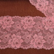画像1: 【1m110円】ラッセルストレッチレース　サーモンピンク　幅13.4cm　光沢のある花柄　3ｍ巻 (1)