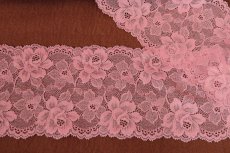 画像5: 【1m110円】ラッセルストレッチレース　サーモンピンク　幅13.4cm　光沢のある花柄　3ｍ巻 (5)