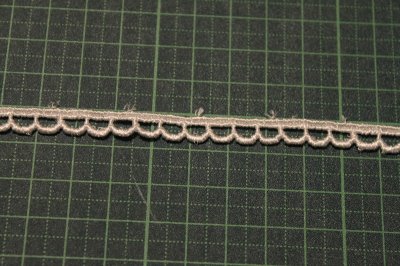 画像1: 【日本製】ケミカルレース　オフホワイト　幅0.7ｃｍ極細なスカラ柄　19ｍ巻