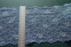 画像4: 【1m110円】ラッセルストレッチレース　爽やかなブルー　幅16.9cm　綺麗な花柄　３m (4)